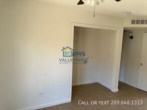 1121 Roselawn Ave in Modesto, CA - Building Photo - Building Photo