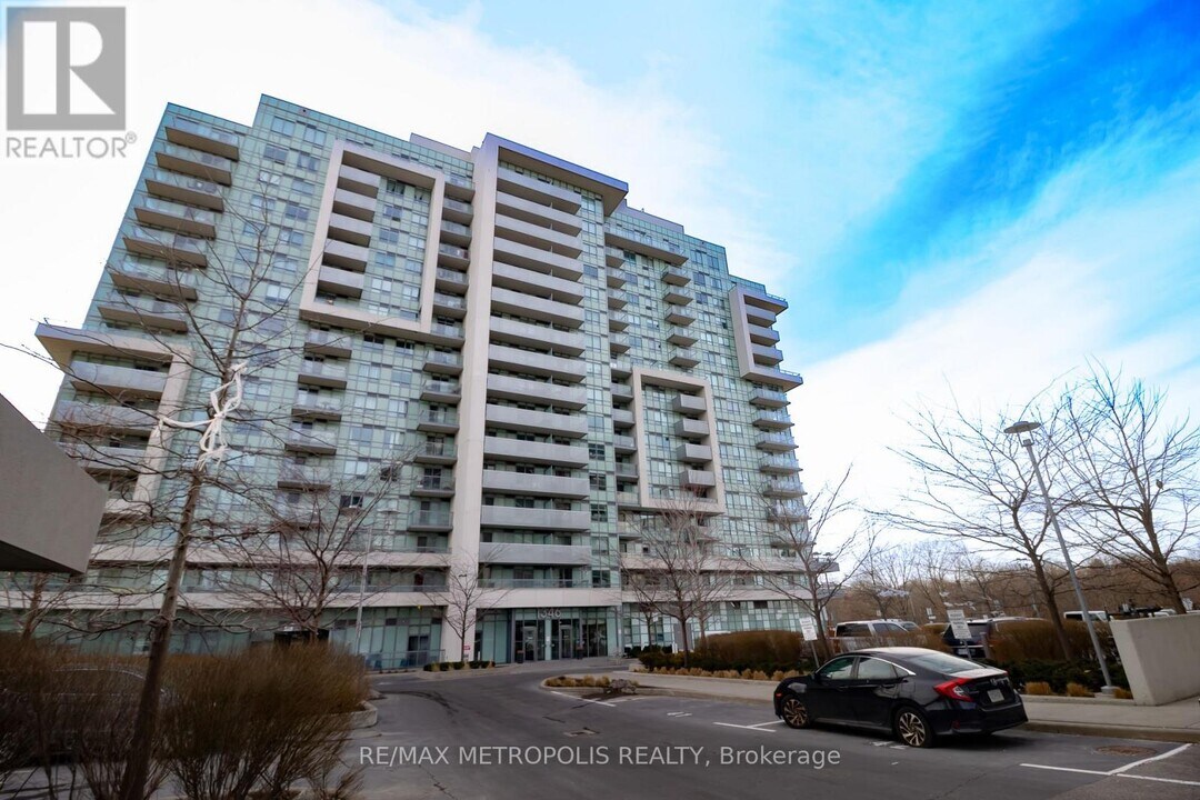 1346-1346 Danforth Rd in Toronto, ON - Building Photo