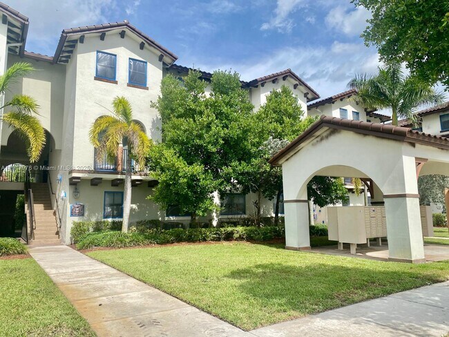 10620 NW 88th St in Doral, FL - Building Photo - Building Photo