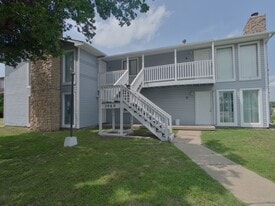 3960 N Garland Cir in Wichita, KS - Building Photo