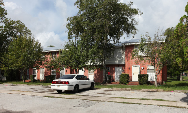 200 S 16th St in Palatka, FL - Foto de edificio - Building Photo