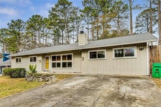 3121 Lynnray Dr in Doraville, GA - Building Photo - Building Photo