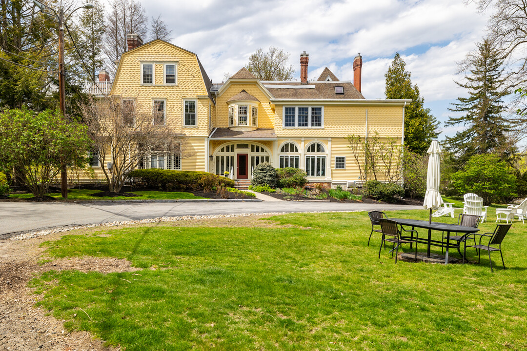 Olde Andover Condominiums in Andover, MA - Building Photo