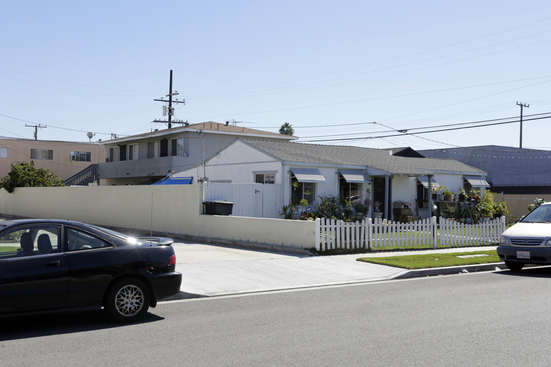 14942 Monroe St in Midway City, CA - Building Photo