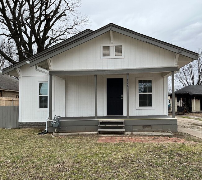 property at 128 N Atlanta Ave