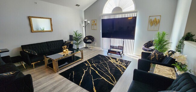 7869 Ambassador Dr in Shelby Township, MI - Building Photo - Building Photo