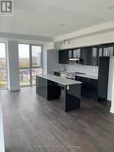 1063 Douglas McCurdy Cmn in Mississauga, ON - Building Photo - Building Photo