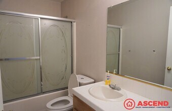 205 Peters St in Wasco, CA - Building Photo - Building Photo