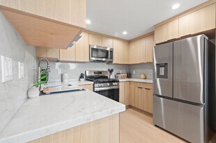 15065 Henley Dr in Westminster, CA - Building Photo