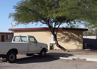 Triplex in Tucson, AZ - Building Photo - Building Photo