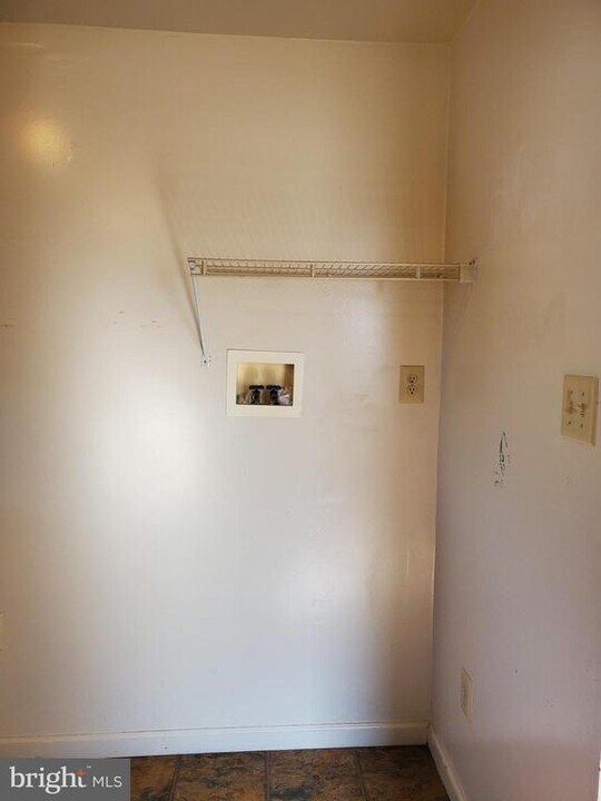 87 E Barber Ave in Woodbury, NJ - Building Photo
