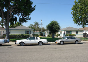 305-313 W Robert Ave in Oxnard, CA - Building Photo - Building Photo