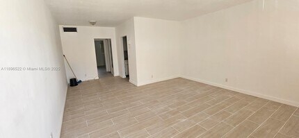 230 SW 11th Ave in Hallandale Beach, FL - Building Photo - Building Photo