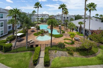 Breakers in Corpus Christi, TX - Foto de edificio - Building Photo