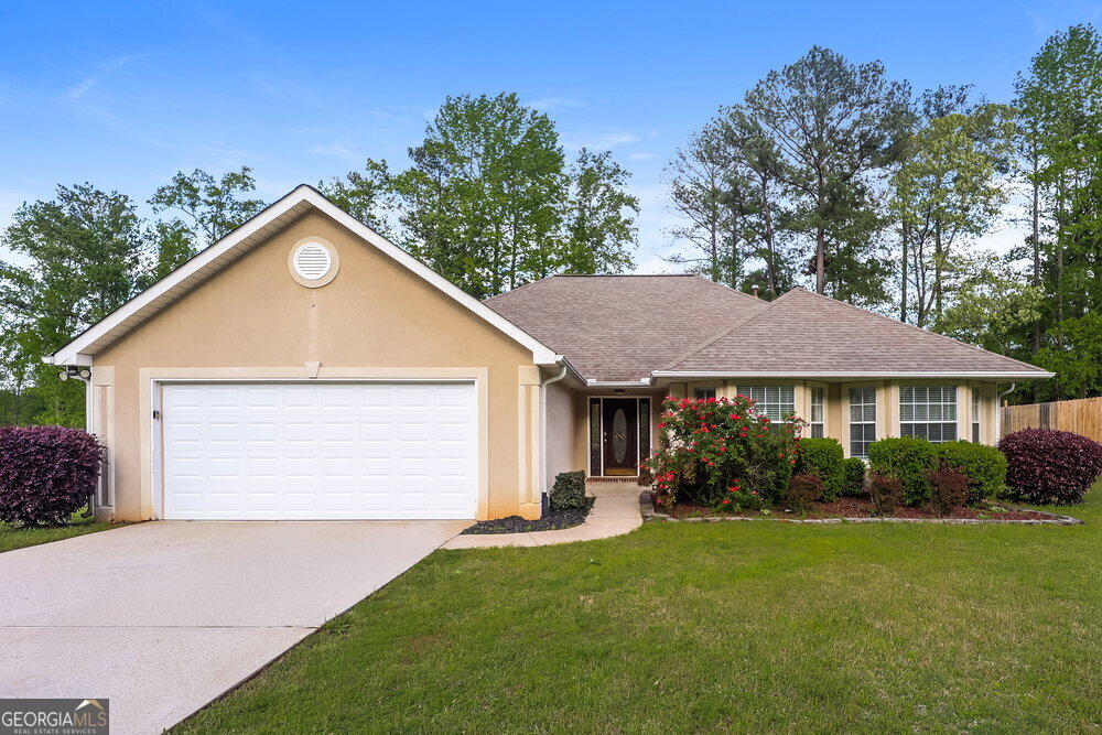 33 Arbor Cove Dr in Stockbridge, GA - Building Photo