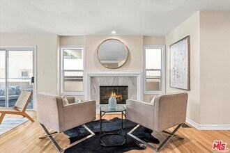 1323 17th St in Manhattan Beach, CA - Building Photo - Building Photo