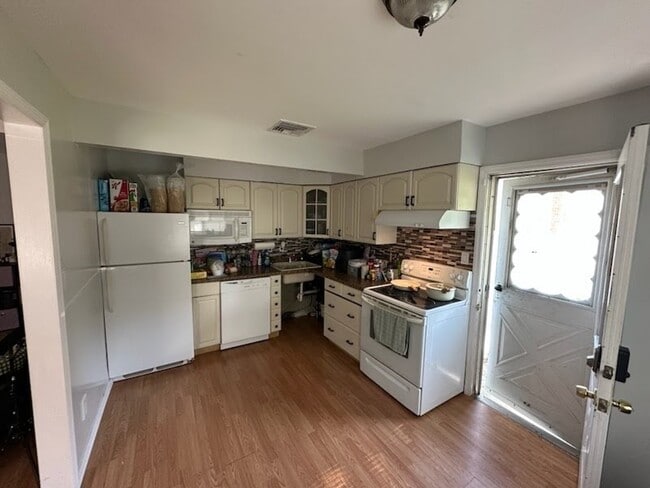 33 Country Greens Dr, Unit 1