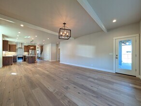 1349 W 15th Ave in Eugene, OR - Building Photo - Building Photo