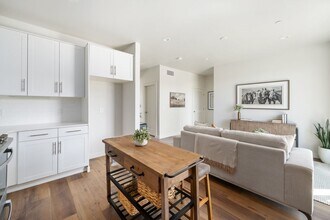 2355 Victoria Ave in San Luis Obispo, CA - Building Photo - Building Photo