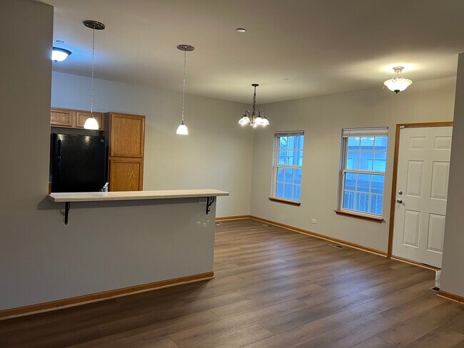 102 Louie Ln in Hampshire, IL - Building Photo - Building Photo