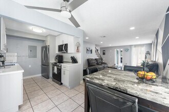 1129 N Andrews Ave-Unit -1 in Fort Lauderdale, FL - Building Photo - Building Photo