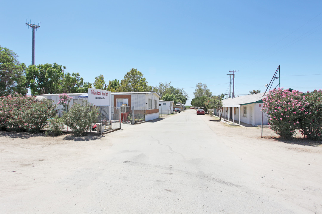 Edison Mobile Home Park in Bakersfield, CA - Building Photo