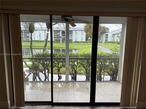 1013 Green Pine Blvd in West Palm Beach, FL - Building Photo - Building Photo