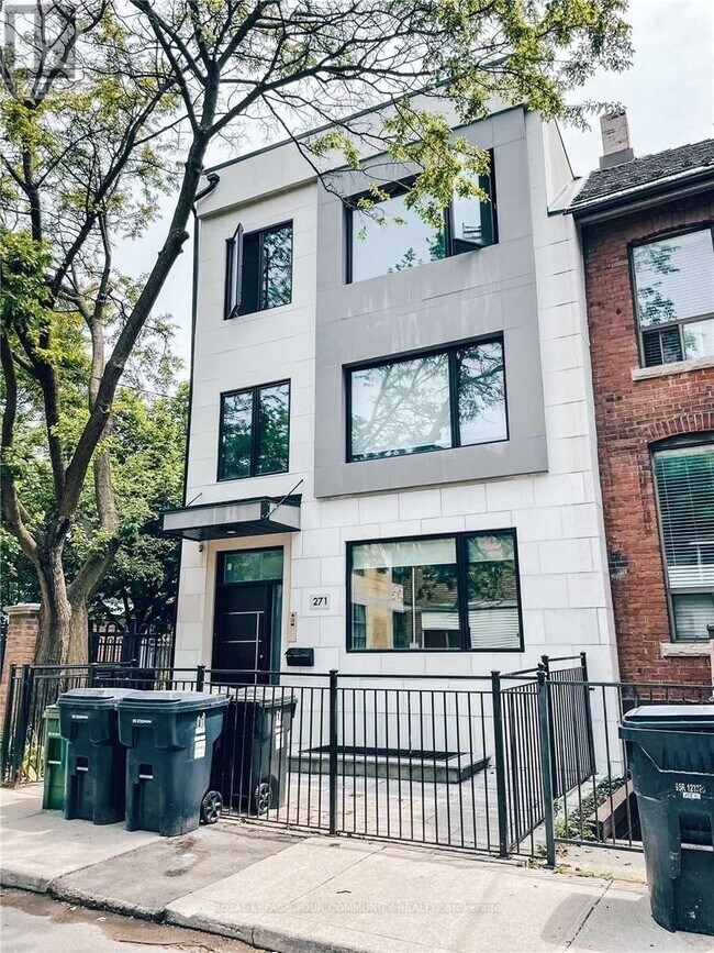 271-271 Ontario St in Toronto, ON - Building Photo - Building Photo