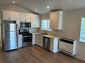 2046 1st Ave in Mckinleyville, CA - Building Photo - Building Photo