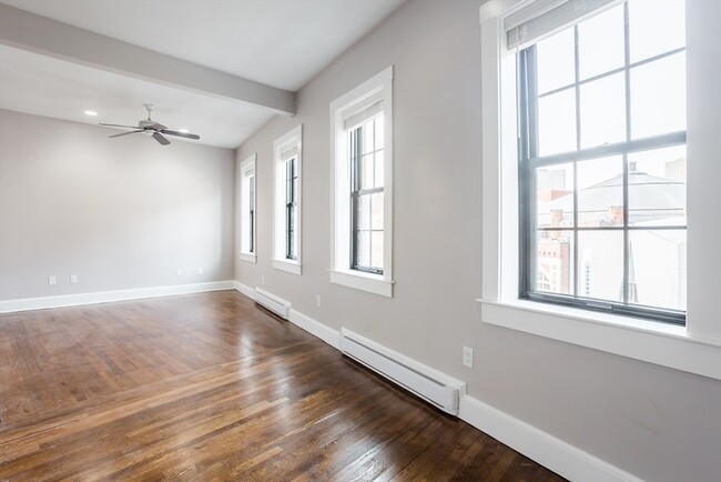 534 Tremont St, Unit 1 in Boston, MA - Building Photo - Building Photo