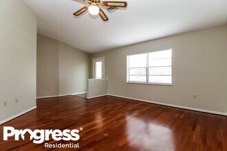 11479 Cavern Rd in Spring Hill, FL - Foto de edificio - Building Photo