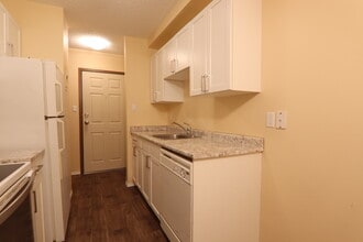 9120-9106 106 Ave NW in Edmonton, AB - Building Photo - Building Photo