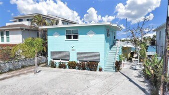 11215 3rd St E in Treasure Island, FL - Building Photo