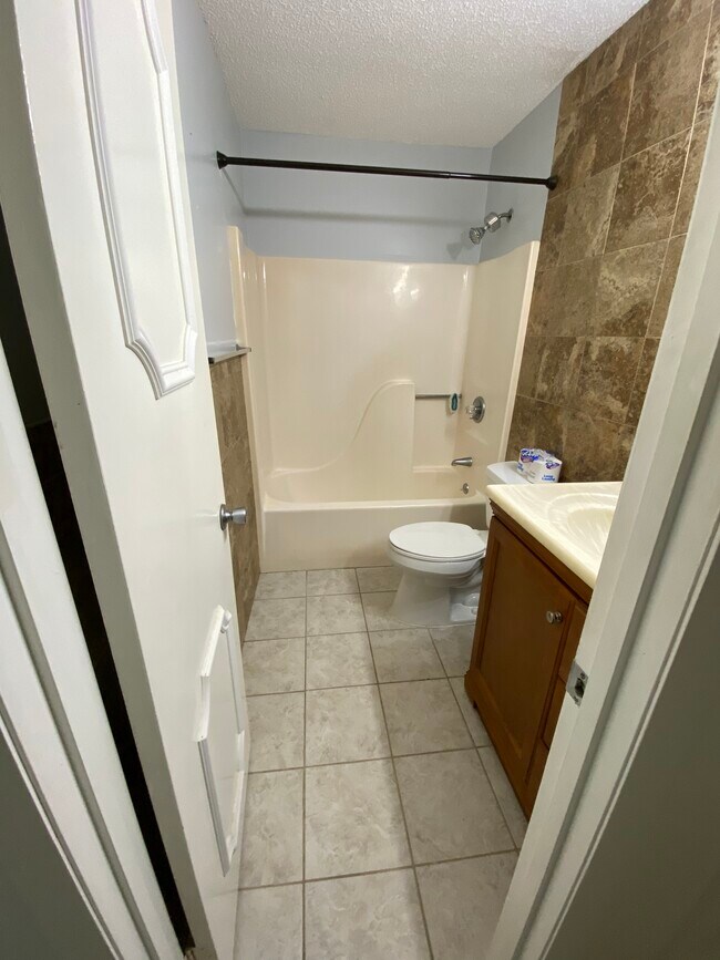 13795 S Indian River Dr, Unit North Side in Jensen Beach, FL - Foto de edificio - Building Photo