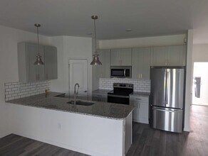 2317 NE 15th Ln in Cape Coral, FL - Building Photo - Building Photo