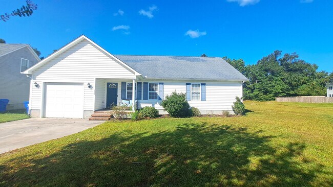 312 S Tree Ct in Newport, NC - Building Photo - Building Photo