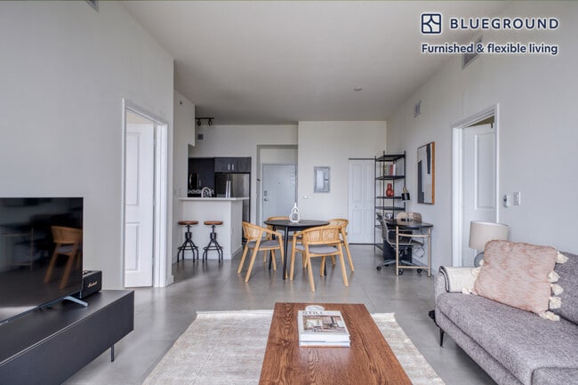 729 NW 2nd St, Unit FL8-ID42 in Miami, FL - Building Photo - Building Photo