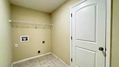 1734 NW 6th Pl in Cape Coral, FL - Building Photo - Building Photo