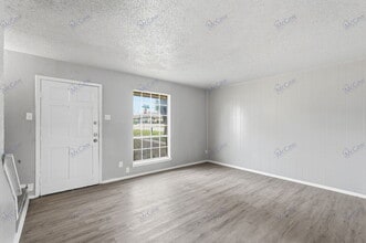 304 Candlewood Ln in Garland, TX - Building Photo - Building Photo