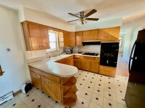 5254 N Leclaire Ave in Chicago, IL - Building Photo - Building Photo