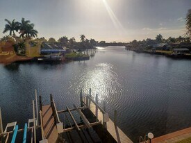 5605 SW 12th Ave in Cape Coral, FL - Building Photo