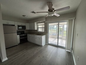 167 Golf Club Ln in Venice, FL - Building Photo - Building Photo