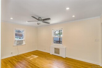 136 N 1st St in New Hyde Park, NY - Building Photo - Building Photo