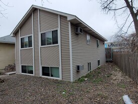 922 9th Ave SE, Unit 922 in Minneapolis, MN - Building Photo