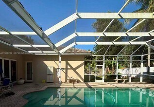 15335 SW 80th Ave in Palmetto Bay, FL - Building Photo - Building Photo