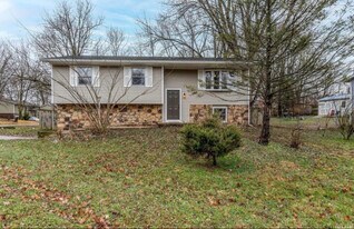 635 Robin Dr in Ellettsville, IN - Building Photo