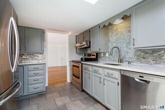 437 Hulls Farm Rd, Unit 19172 in Fairfield, CT - Building Photo - Building Photo