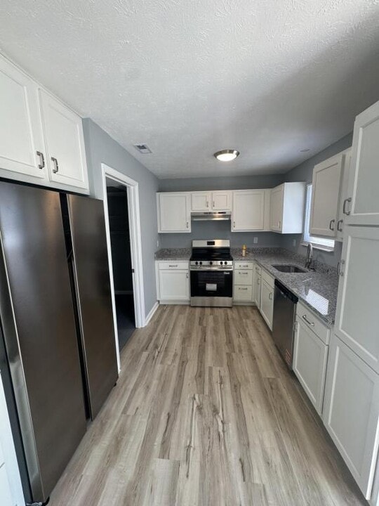 48 Apple Ln in Cincinnati, OH - Building Photo