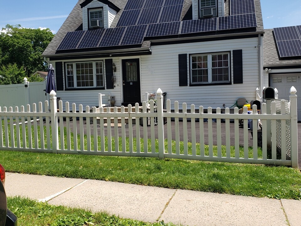 569 Linden Ave, Unit #B in Teaneck, NJ - Building Photo