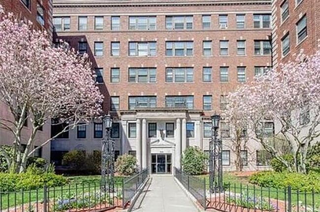 property at 2009 Commonwealth Ave